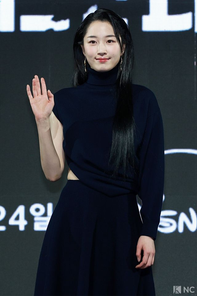 배우 원지안이 15일 오전 서울 강남구 그랜드 인터컨티넨탈 서울 파르나스 호텔에서 진행된 디즈니 플러스 오리지널 시리즈 ‘메이드 인 코리아’(각본 박은교/연출 우민호) 제작발표회에서 포즈를 취하고 있다. 사진=김규빈 기자