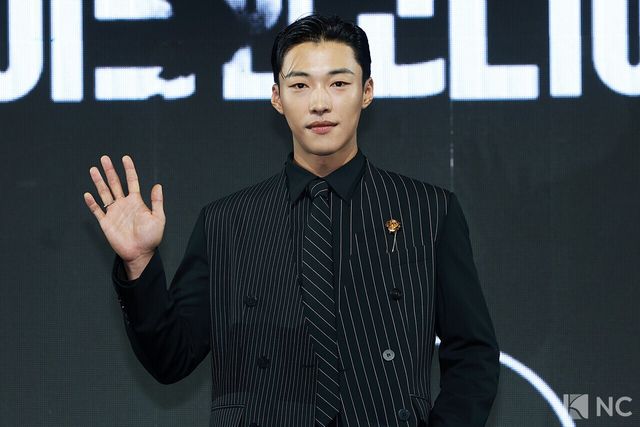 배우 우도환이 15일 오전 서울 강남구 그랜드 인터컨티넨탈 서울 파르나스 호텔에서 진행된 디즈니 플러스 오리지널 시리즈 ‘메이드 인 코리아’(각본 박은교/연출 우민호) 제작발표회에서 포즈를 취하고 있다. 사진=김규빈 기자