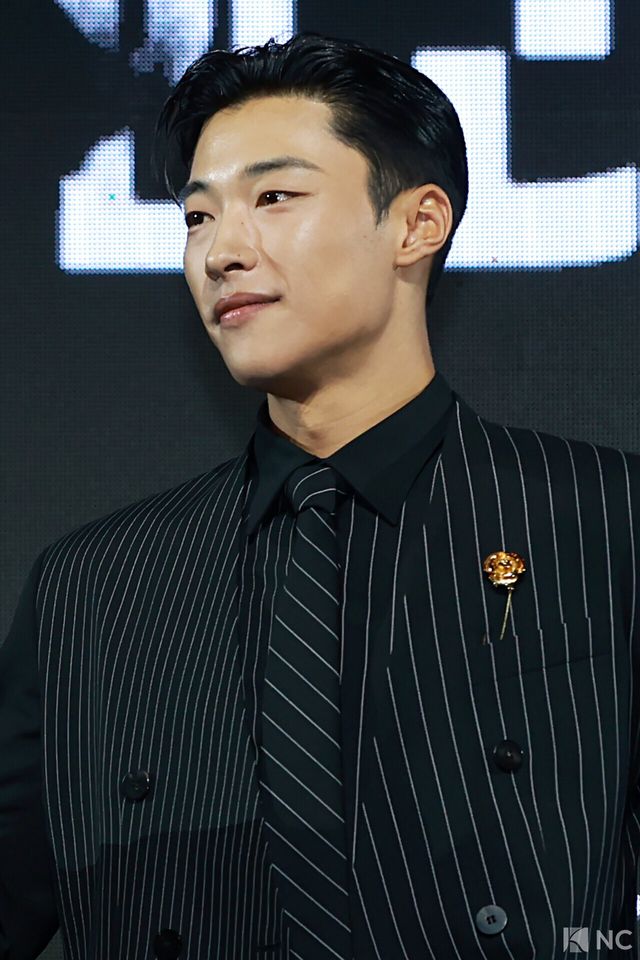 배우 우도환이 15일 오전 서울 강남구 그랜드 인터컨티넨탈 서울 파르나스 호텔에서 진행된 디즈니 플러스 오리지널 시리즈 ‘메이드 인 코리아’(각본 박은교/연출 우민호) 제작발표회에서 포즈를 취하고 있다. 사진=김규빈 기자