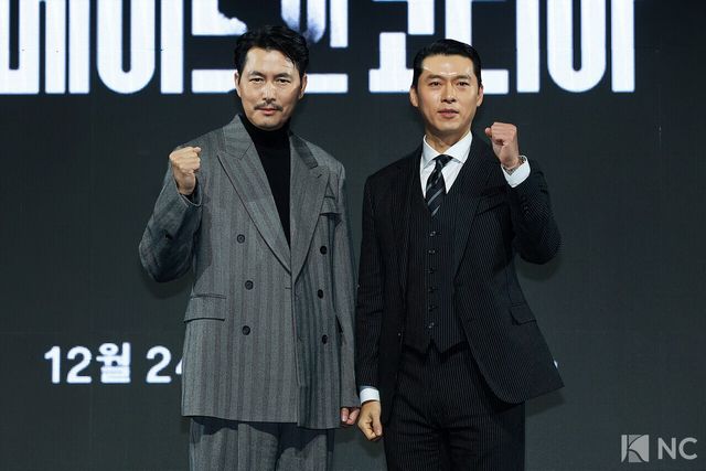 배우 정우성, 현빈이 15일 오전 서울 강남구 그랜드 인터컨티넨탈 서울 파르나스 호텔에서 진행된 디즈니 플러스 오리지널 시리즈 ‘메이드 인 코리아’(각본 박은교/연출 우민호) 제작발표회에서 포즈를 취하고 있다. 사진=김규빈 기자