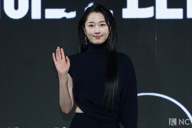 배우 원지안이 15일 오전 서울 강남구 그랜드 인터컨티넨탈 서울 파르나스 호텔에서 진행된 디즈니 플러스 오리지널 시리즈 ‘메이드 인 코리아’(각본 박은교/연출 우민호) 제작발표회에서 포즈를 취하고 있다. 사진=김규빈 기자