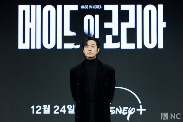 배우 정성일이 15일 오전 서울 강남구 그랜드 인터컨티넨탈 서울 파르나스 호텔에서 진행된 디즈니 플러스 오리지널 시리즈 ‘메이드 인 코리아’(각본 박은교/연출 우민호) 제작발표회에서 포즈를 취하고 있다. 사진=김규빈 기자