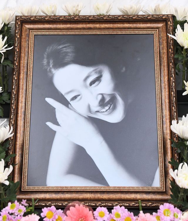 배우 고(故) 윤석화의 빈소가 19일 서울 신촌세브란스병원 장례식장에 마련됐다. 사진=사진공동취재단