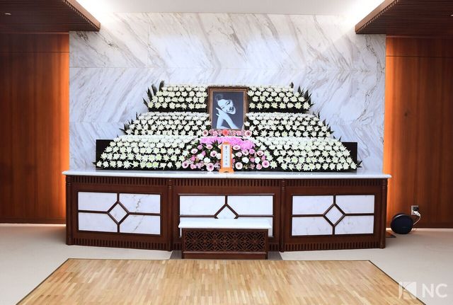 배우 고(故) 윤석화의 빈소가 19일 서울 신촌세브란스병원 장례식장에 마련됐다. 사진=사진공동취재단