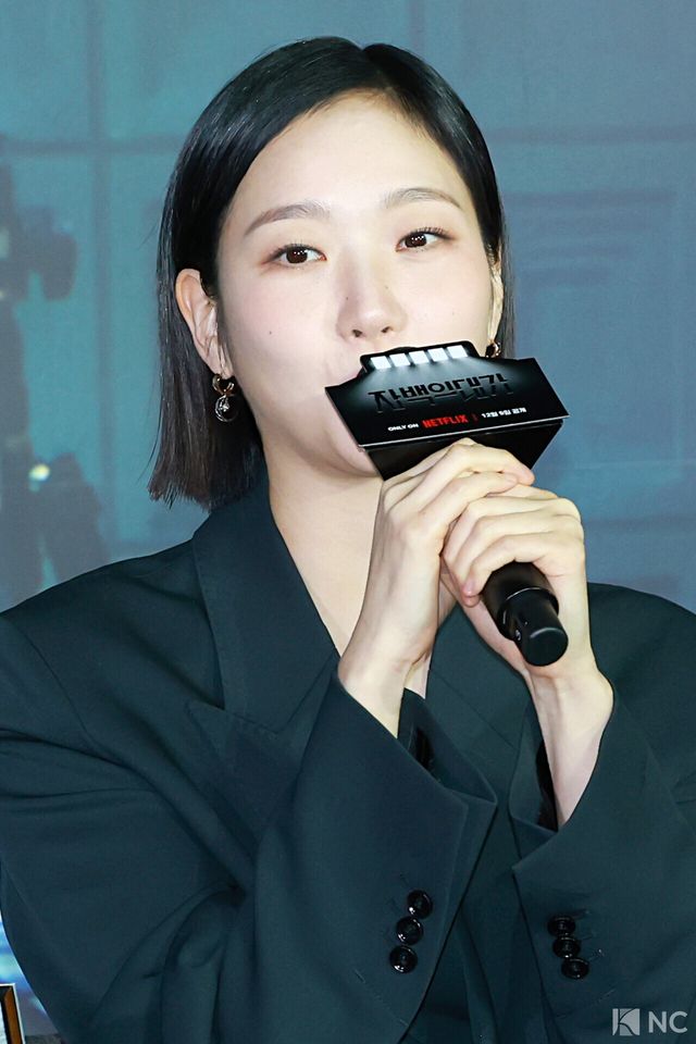 배우 김고은이 3일 오후 서울 용산구 CGV용산아이파크몰에서 진행된 넷플릭스 시리즈 ‘자백의 대가’(감독 이정효) 언론배급시사회 및 기자간담회에서 소감을 말하고 있다. 사진=김규빈 기자
