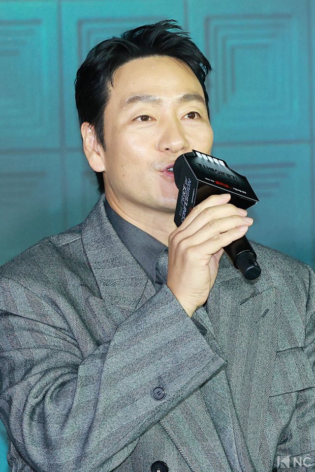 배우 박해수가 3일 오후 서울 용산구 CGV용산아이파크몰에서 진행된 넷플릭스 시리즈 ‘자백의 대가’(감독 이정효) 언론배급시사회 및 기자간담회에서 소감을 말하고 있다. 사진=김규빈 기자