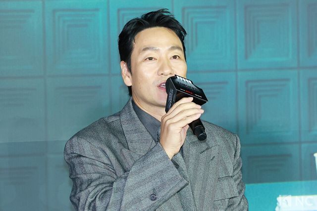 배우 박해수가 3일 오후 서울 용산구 CGV용산아이파크몰에서 진행된 넷플릭스 시리즈 ‘자백의 대가’(감독 이정효) 언론배급시사회 및 기자간담회에서 소감을 말하고 있다. 사진=김규빈 기자
