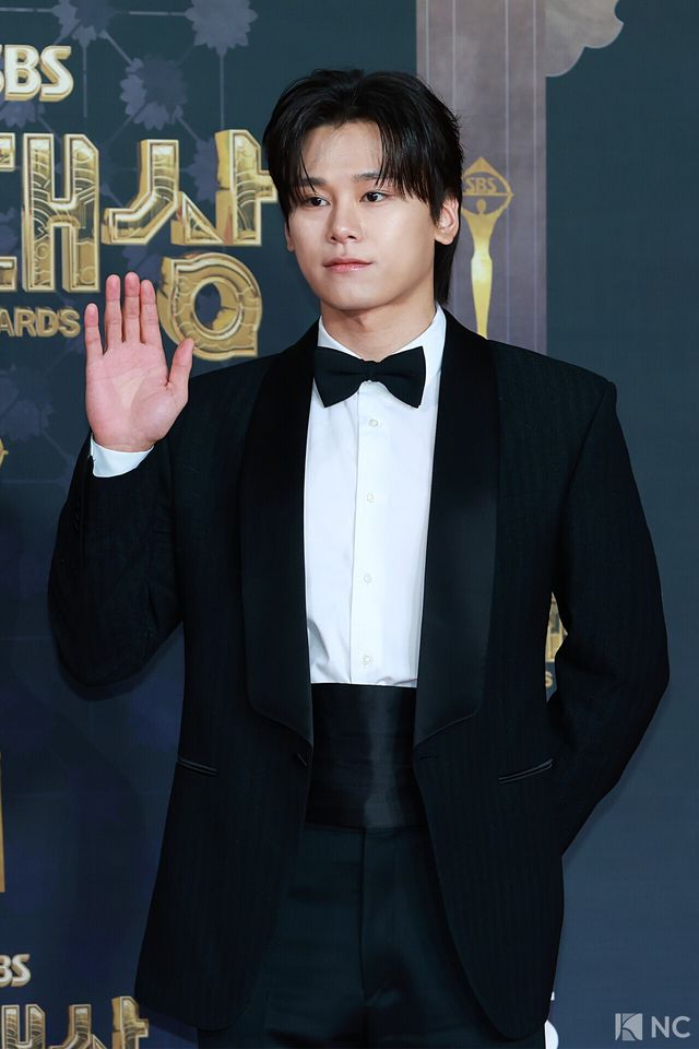 배우 차우민이 31일 오후 서울 마포구 상암 SBS 프리즘 타워에서 열린 ‘2025 SBS 연기대상’ 레드카펫에서 포즈를 취하고 있다. 사진=김규빈 기자