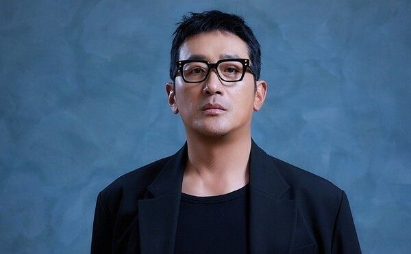 Ha Jung-woo from the film “The People Upstairs.” Photo by By4M Studio.