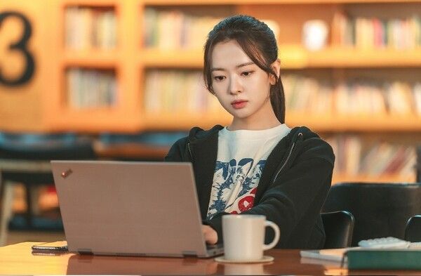 배우 황보름별.