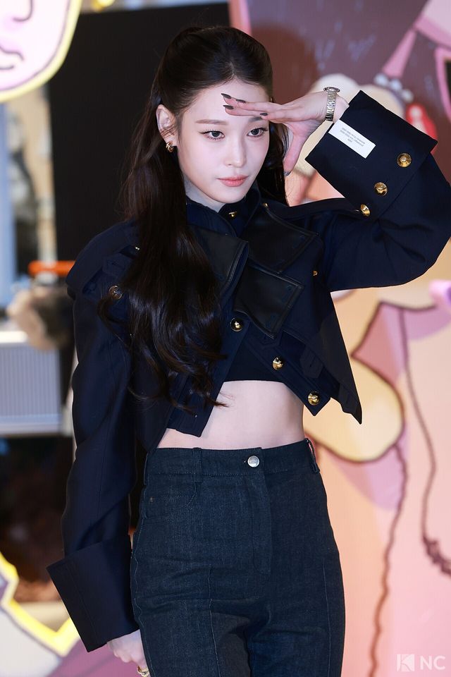 그룹 올데이프로젝트(ALLDAY PROJECT) 애니가 8일 오전 서울 성동구 모처에서 열린 첫 EP ‘올데이 프로젝트)ALLDAY PROJECT)’ 발매 기념 팝업 스토어 포토콜에서 포즈를 취하고 있다. 사진=김규빈 기자