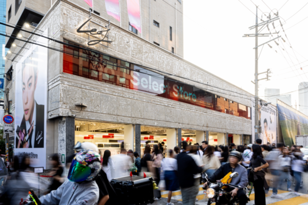 지난해 10월 서울 성동구 성수동 연무장길에 선보인 레페리의 '레오제이 셀렉트스토어' 전경 (사진=레페리)