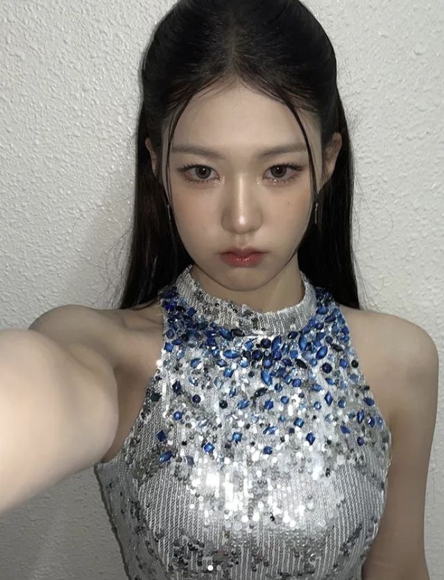 윤지윤. 사진=이즈나 SNS