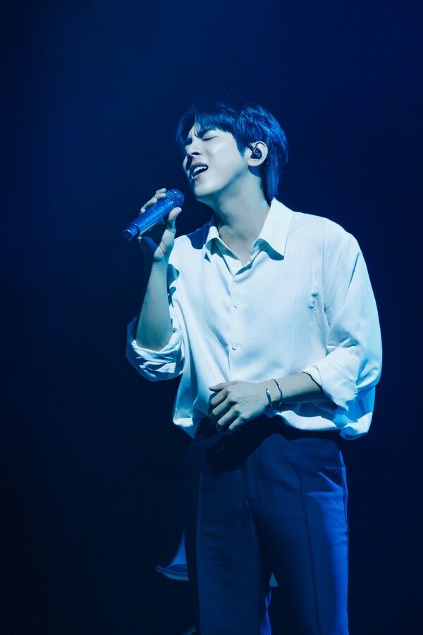 가수 홍이삭. 사진=뮤직팜엔터테인먼트, 아카이브아침