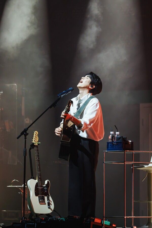 가수 홍이삭. 사진=뮤직팜엔터테인먼트, 아카이브아침