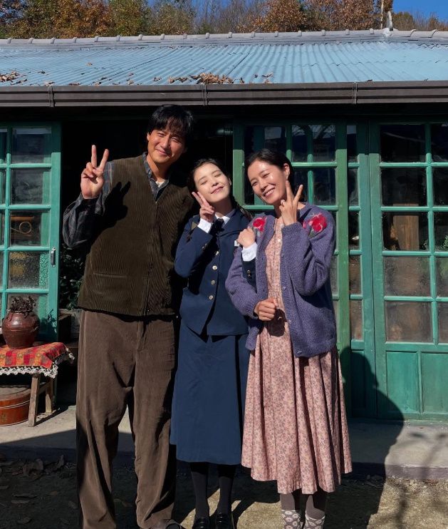 사진=아이유 SNS