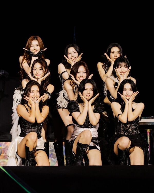 트와이스 콜드플레이 스페셜 게스트 공연 이미지. 사진=Anna Lee