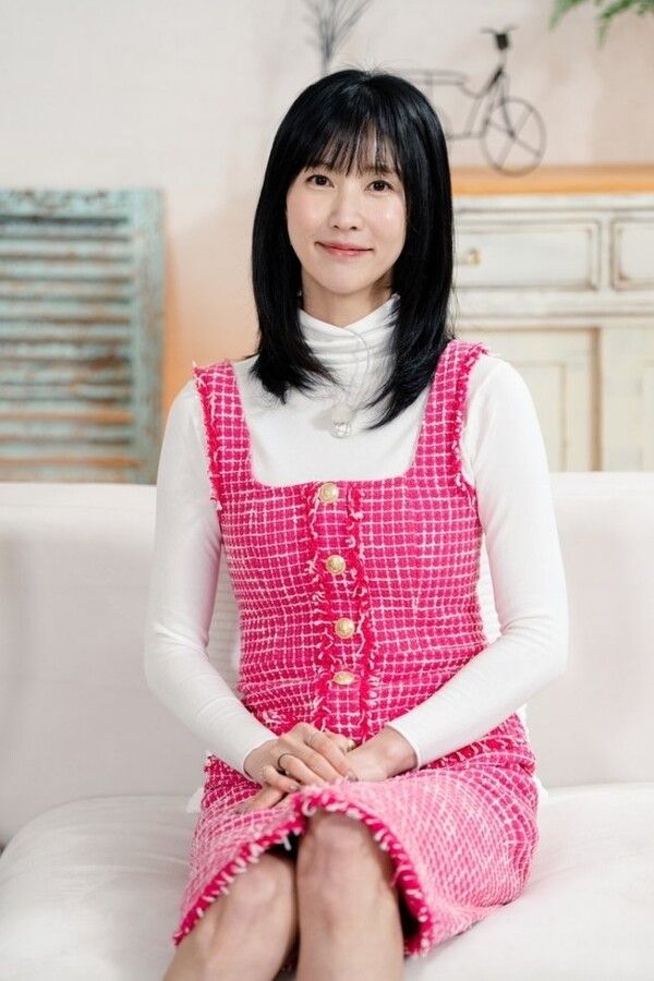 '솔로라서'에 출연 중인 배우 이수경. 사진=SBS Plus, E채널