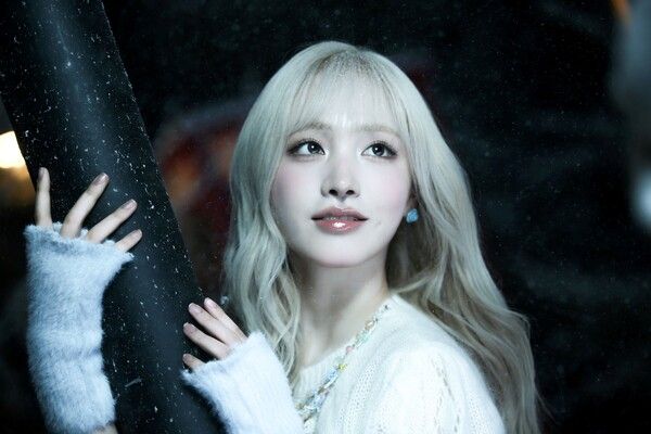 사진=스튜디오 피닉스, SLL 제공 / 아이브 공식 SNS