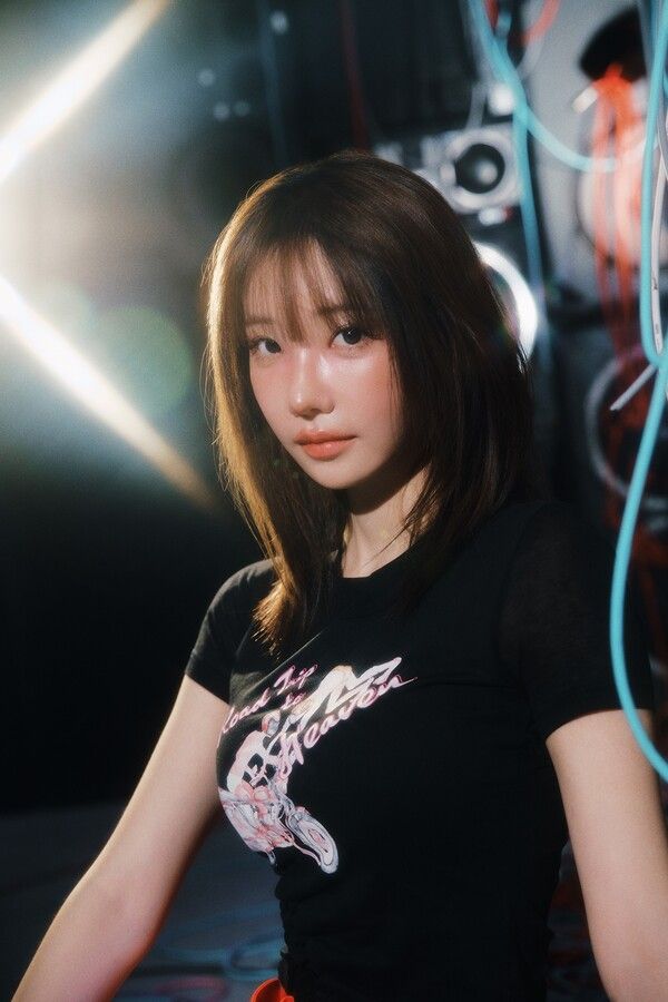 QWER 마젠타 콘셉트 포토. 사진=타마고 프로덕션