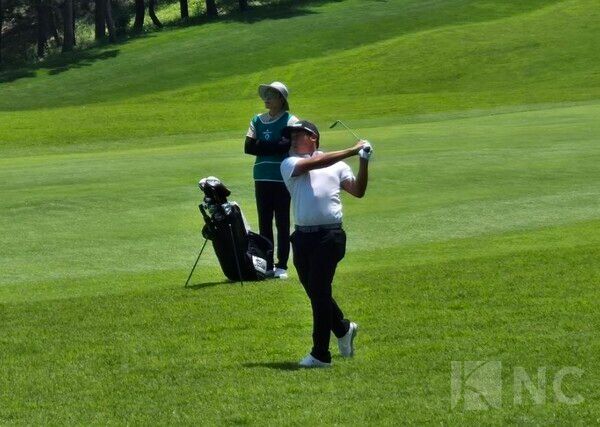 산투스 선수가 정교한 아이언 샷을 펼치고 있다/ 사진= 김재성 기자 kisng102@knewscorp.co.kr