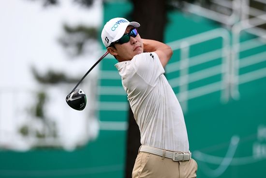 1-2리운드 공동 2위를 기록중인 최진호 프로/ 사진=KPGA 제공.