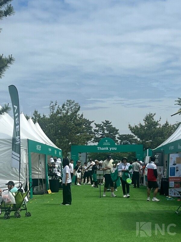 '하나은행 인비테이셔널' 더헤븐 리조트에 마련 된 이벤트존. 사진=뉴스컬처DB