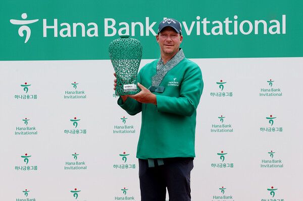 하나은행 인비테이셔널 대회에서 우승을 차지한 숀 노리스=KPGA 제공