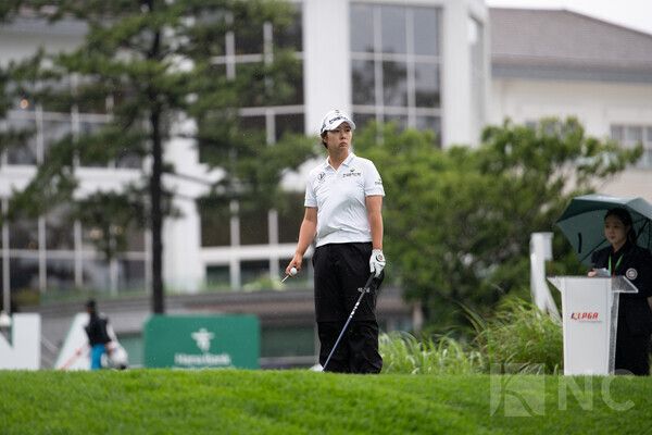 KLPGA '더헤븐 마스터즈' 대회 첫날 경기에 나서고 있는 박지영 선수. 사진=뉴스컬처