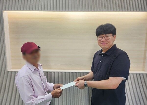 하남시감일종합사회복지관_김한수 복지사(우측). 사진=스타투