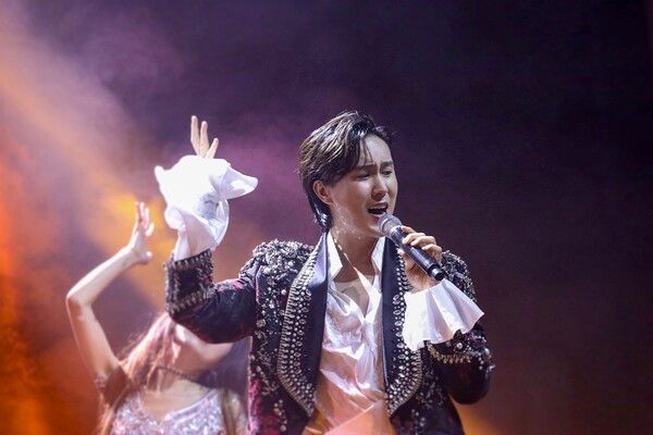 신유 단독 콘서트. 사진=엔트로엔터테인먼트