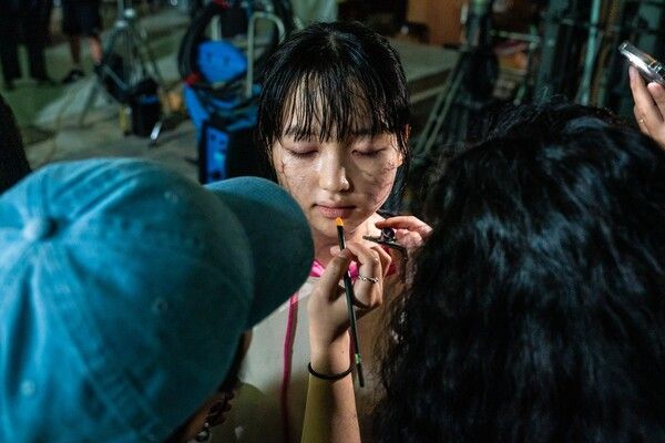 '좀비딸' 비하인드 스틸. 사진=NEW