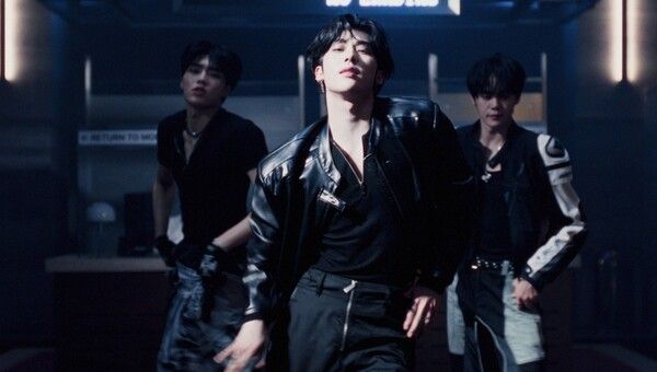 제로베이스원 '아이코닉' 뮤비티저. 사진=웨이크원