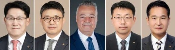 (왼쪽부터) 류두형 한화/글로벌, 김종서 한화엔진, 라피 발타 한화파워시스템, 한화호텔앤드리조트 최석진·김경수 대표. 사진=한화그룹