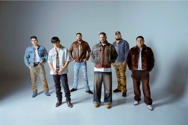 하이브 라틴아메리카 신규 레이블 'S1ENTO RECORDS'(시엔토레코즈)의 첫 아티스트팀 데스티노(Grupo Destino).사진=하이브