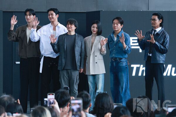 (왼쪽부터) 추창민 감독, 배우 로운, 신예은, 박서함, 박지환, 최귀화. 사진=김규빈 기자