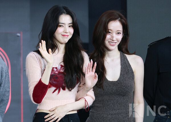 배우 한소희, 전종서. 사진=김규빈 기자