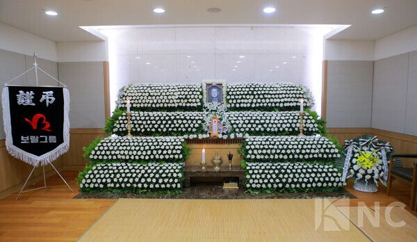 개그맨 전유성의 빈소가 26일 서울 송파구 서울아산병원 장례식장에 마련됐다. 사진=사진공동취재단