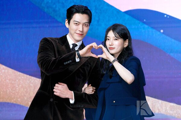 배우 김우빈, 수지. 사진=김규빈 기자