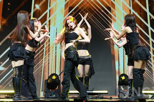 그룹 이즈나(izna). 사진=김규빈 기자