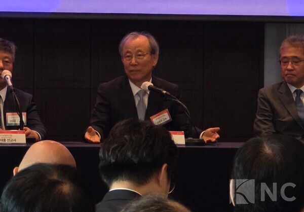 4일 서울 중구 프레스센터 20층 내셔널플레스클럽에서는 '2025 WEA 서울총회' 종합설명회가 열렸다. 김정우 총신대 명예교수가 발표를 하고 있다.