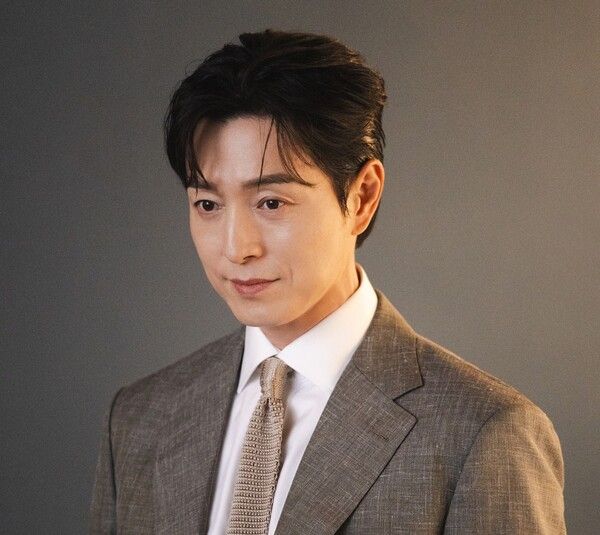 영화 '살인자 리포트' 정성일. 사진=에이투지엔터테인먼트, 소니픽쳐스