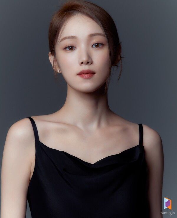 배우 이성경. 사진=판타지오