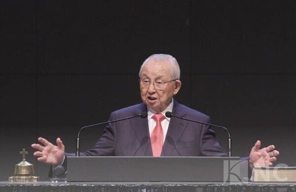 주말 설교중인 김장환 목사/ 사진= 설교영상 갈무리.