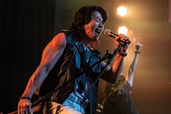 ‘Heart Man’. Photo by Lotte Entertainment.