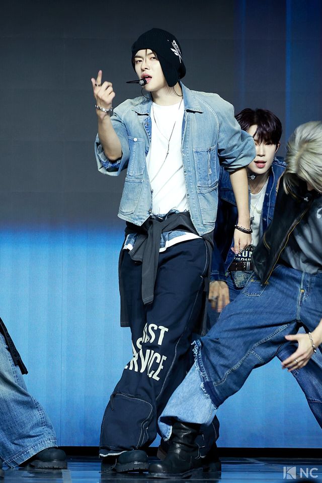 그룹 알파드라이브원(ALPHA DRIVE ONE) 리오가 12일 오후 서울 용산구 블루스퀘어 SOL트래블홀에서 진행된 미니 1집 ‘유포리아(EUPHORIA)’ 발매 기념 쇼케이스에 참석했다. 사진=김규빈 기자