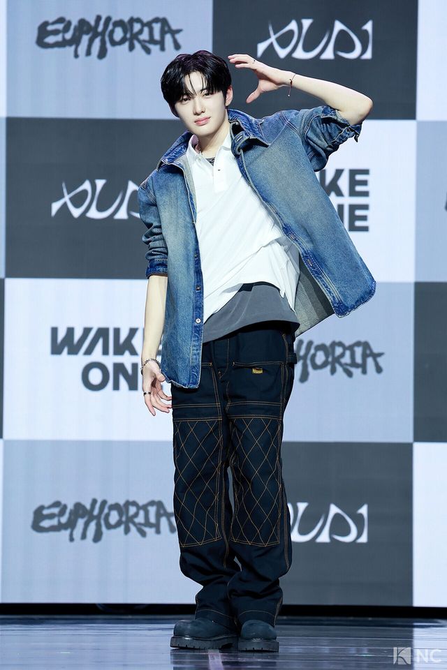 그룹 알파드라이브원(ALPHA DRIVE ONE) 상현이 12일 오후 서울 용산구 블루스퀘어 SOL트래블홀에서 진행된 미니 1집 ‘유포리아(EUPHORIA)’ 발매 기념 쇼케이스에서 포즈를 취하고 있다. 사진=김규빈 기자