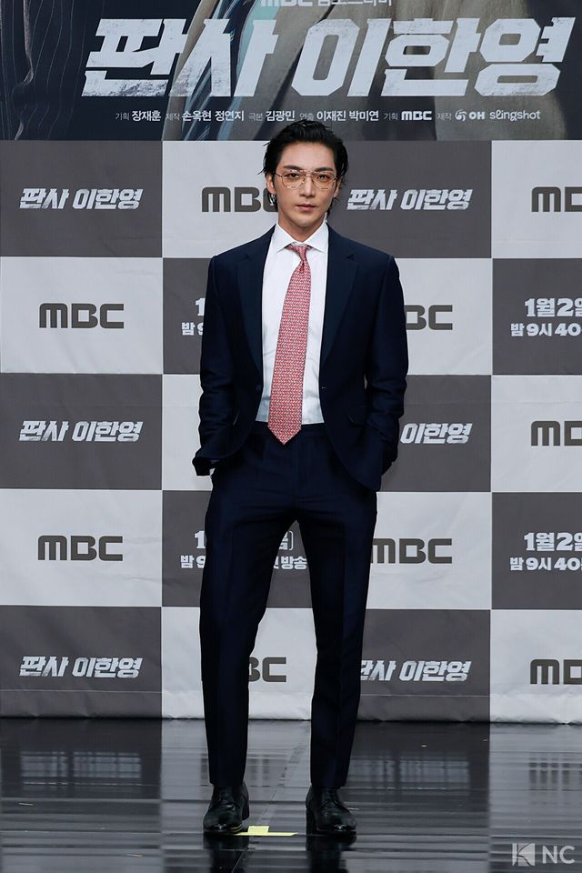 배우 황희가 2일 오후 서울 마포구 MBC 상암 신사옥에서 진행된 MBC 새 금토드라마 ‘판사 이한영’(극본 김광민/연출 이재진, 박미연) 제작발표회에서 포즈를 취하고 있다. 사진=김규빈 기자