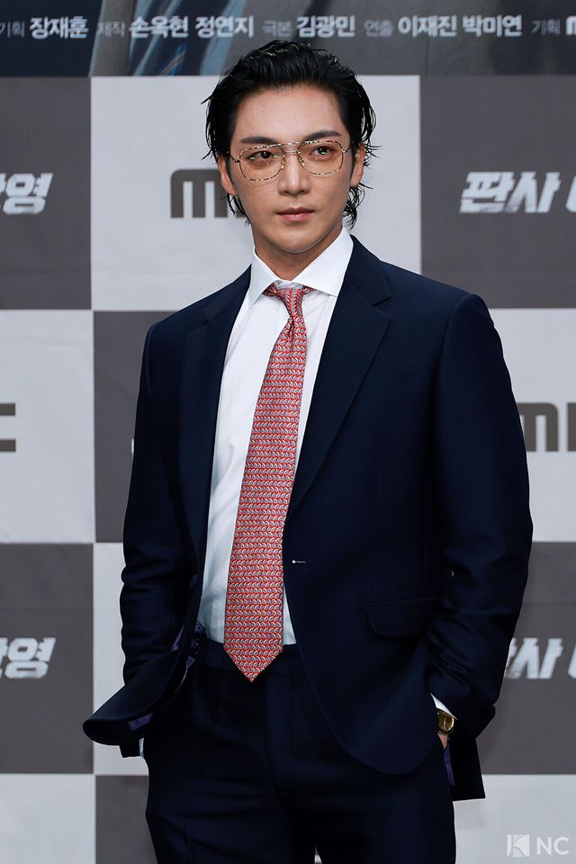 배우 황희가 2일 오후 서울 마포구 MBC 상암 신사옥에서 진행된 MBC 새 금토드라마 ‘판사 이한영’(극본 김광민/연출 이재진, 박미연) 제작발표회에서 포즈를 취하고 있다. 사진=김규빈 기자