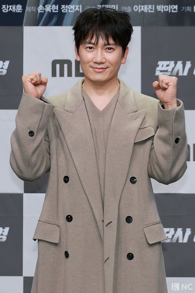 배우 지성이 2일 오후 서울 마포구 MBC 상암 신사옥에서 진행된 MBC 새 금토드라마 ‘판사 이한영’(극본 김광민/연출 이재진, 박미연) 제작발표회에서 포즈를 취하고 있다.사진=김규빈 기자